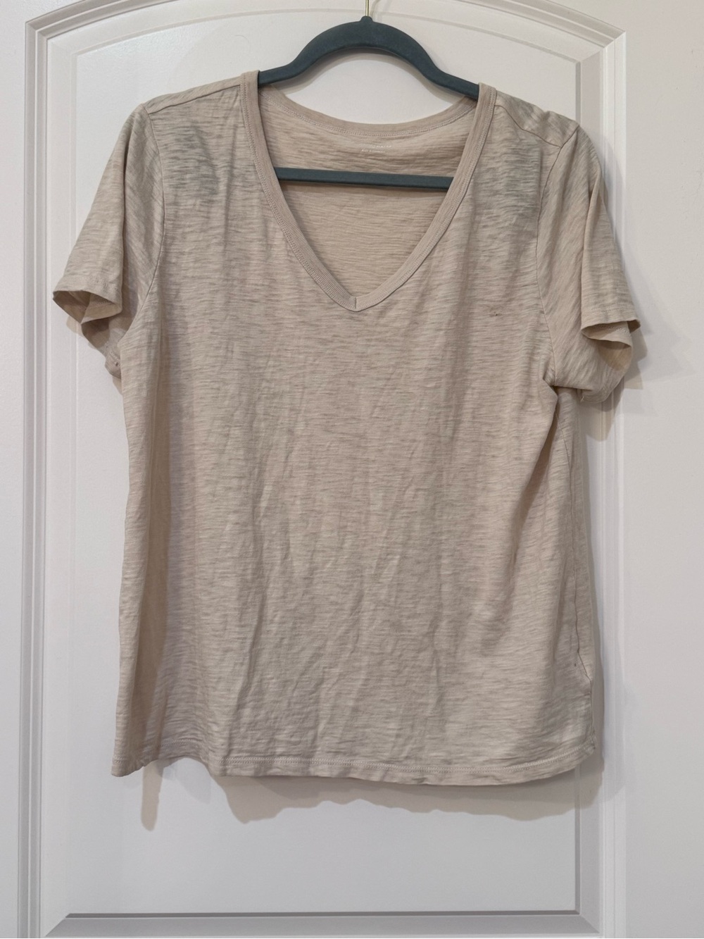Old Navy Women's V-Neck Short Sleeve Tee in Light Taupe